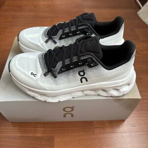 ON Cloudtilt Black/ivory